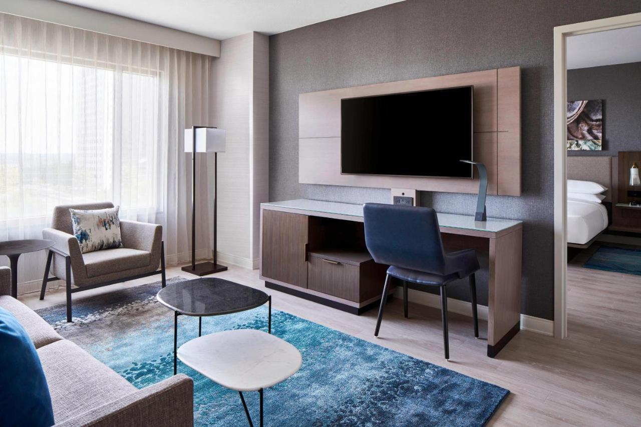 One-Bedroom Suite Two Double Beds Low Floor,1366125890:JPEG